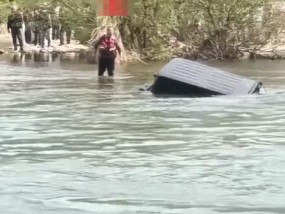 浙江仙居一辆越野车涉水被冲走，两名女性遇难？当地多部门回应