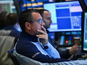 收盘：标普指数连续第三个月下跌 美国GDP萎缩引发衰退担忧