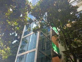 长沙一小区加装电梯逾期一年未完工，业主盼尽快动工！施工方回应