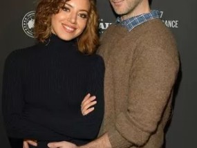 Jeff Baena和Aubrey Plaza的关系——他们是如何相遇的，以及他们的秘密婚姻