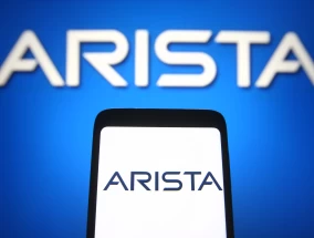 股市反弹：瑞银用人工智能投资策略升级Arista Networks