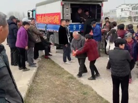 安徽90后夫妻三胎喜得千金，免费给村民发放10万个鸡蛋：最多领了上百个