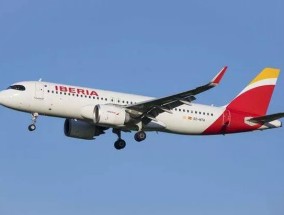 航空公司飞行员在半空中被狼蛛咬伤，并因过敏反应而受伤