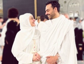 Kubra Khan和Gohar Rasheed在麦加喜结连理