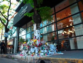 利亚姆·佩恩不幸坠落的原因可能是在酒店阳台上