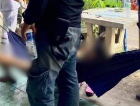 泰国42岁男子在亲戚家睡吊床时离奇死亡，破裂布条成“杀人凶器”